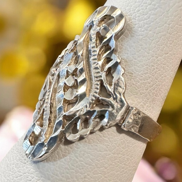 Sterling Silver Diamond Cut Filigree Ring (7.5) - Picture 5 of 10